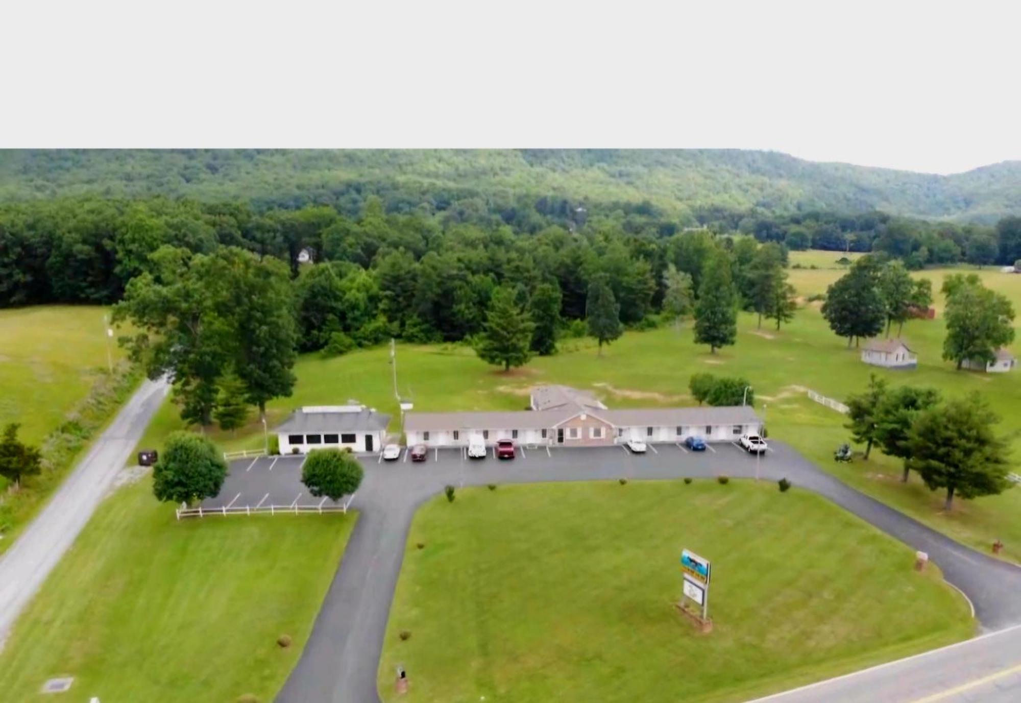 Fox Mountain Inn Max Meadows Екстер'єр фото